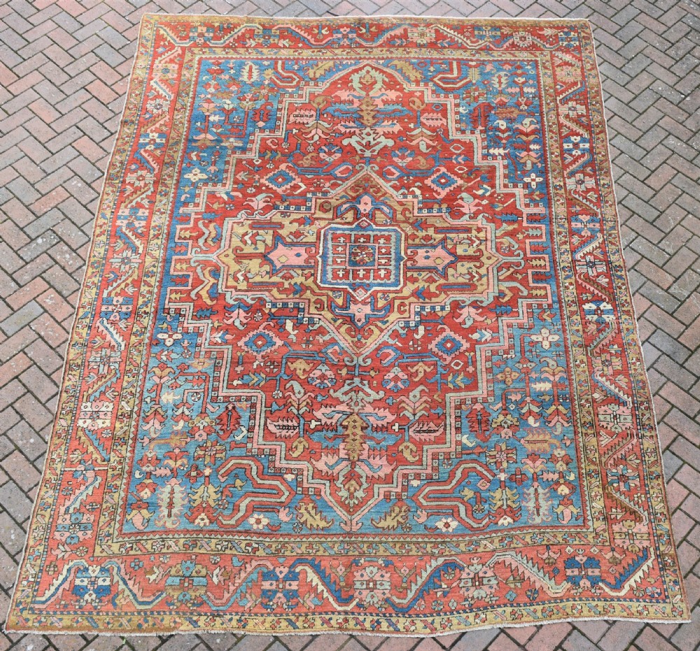 Good antique Heriz roomsize carpet 346x260 cm