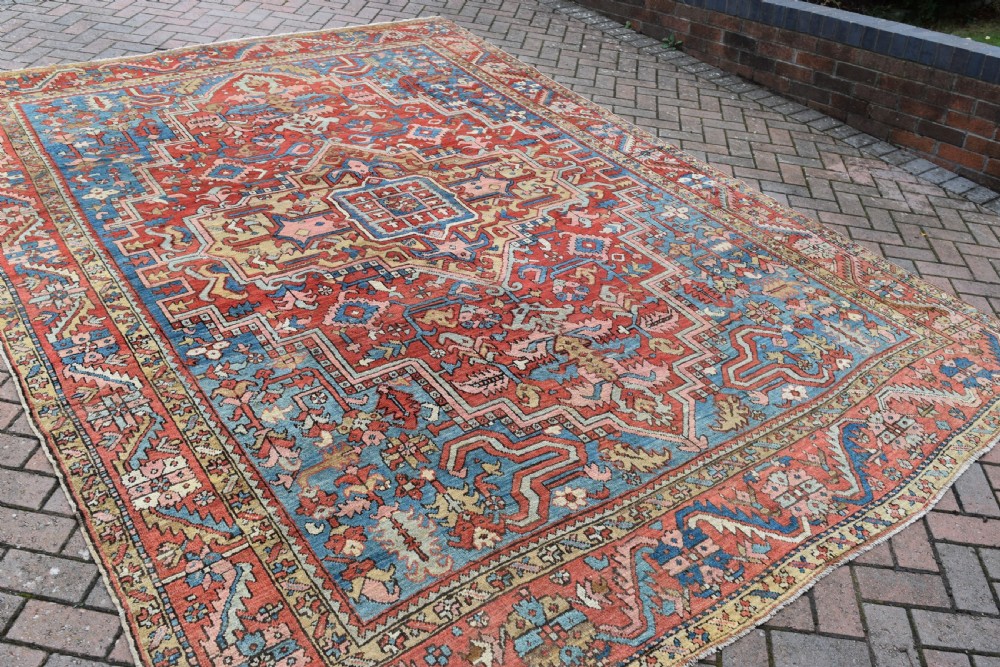 Good antique Heriz roomsize carpet 346x260 cm View V
