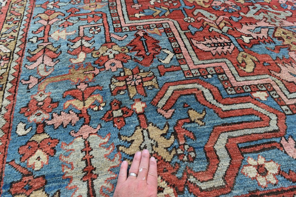 Good antique Heriz roomsize carpet 346x260 cm View VI
