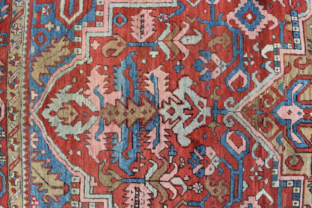 Good antique Heriz roomsize carpet 346x260 cm View VII