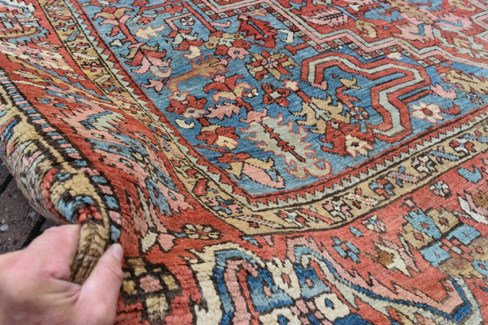 Good antique Heriz roomsize carpet 346x260 cm View X