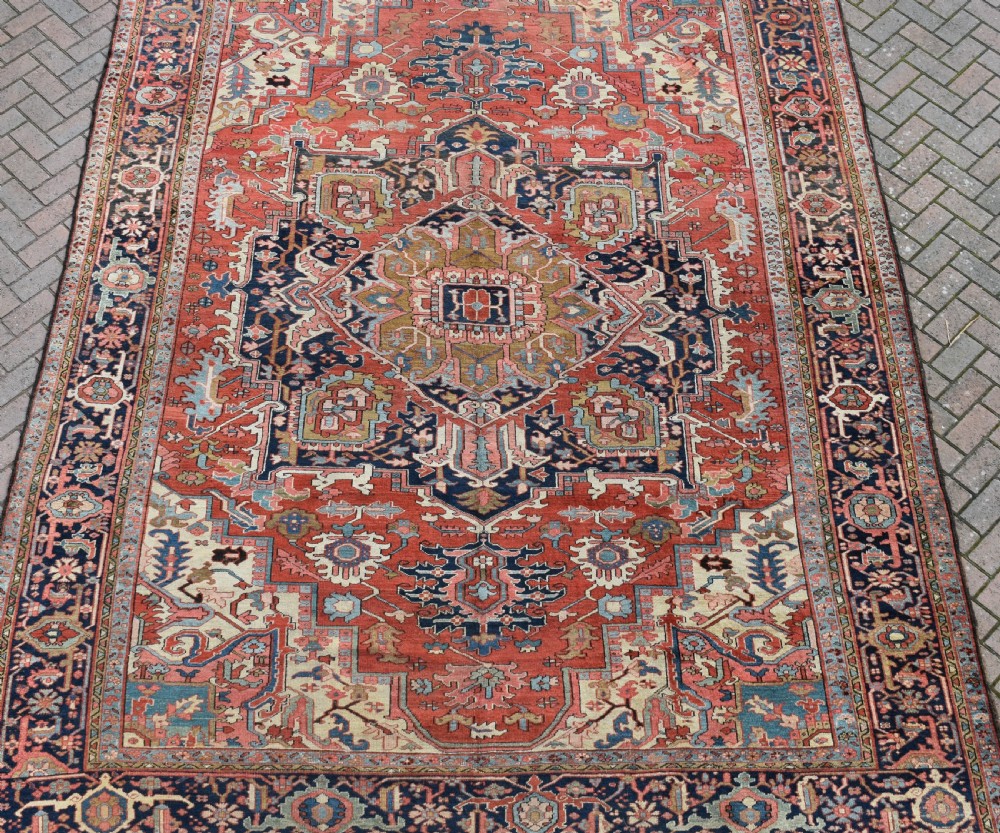 Good antique Heriz carpet 390x297cm View VI