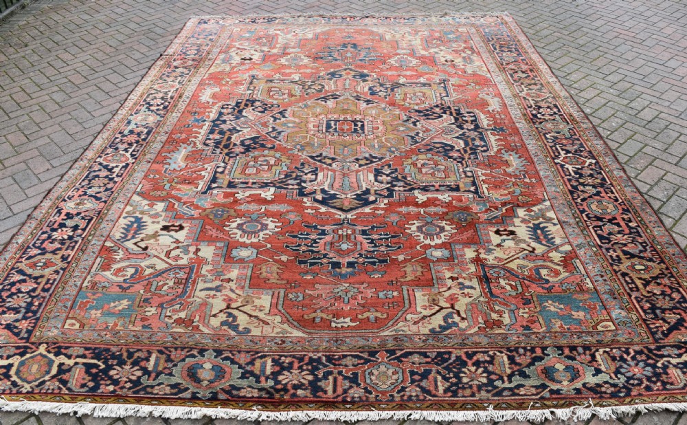 Good antique Heriz carpet 390x297cm View VII