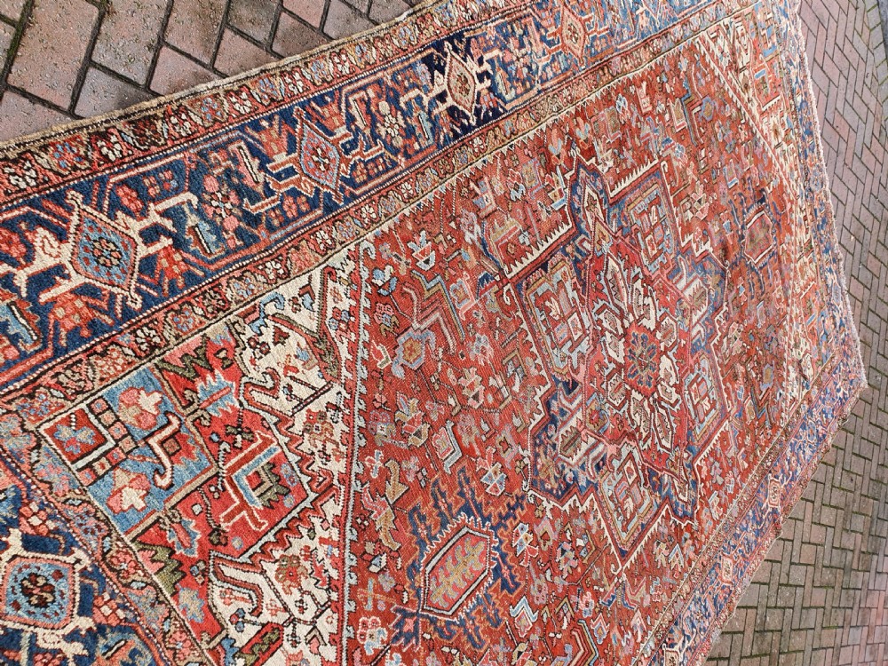 Antique Heriz carpet 361x 254cm View VI
