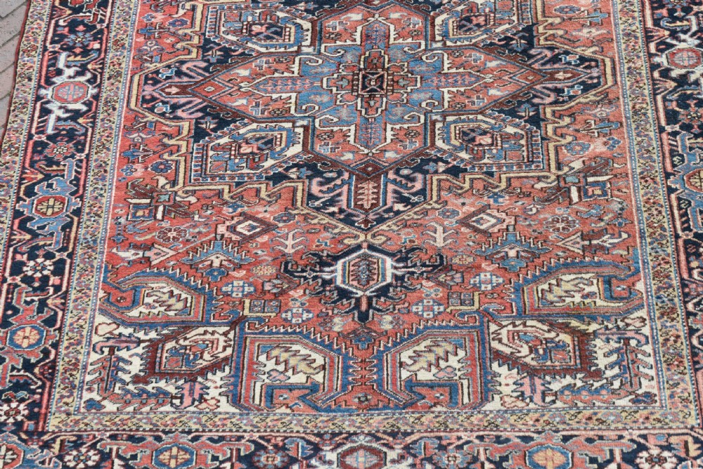 Old Heriz carpet 315x258 cm View III