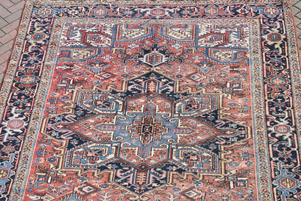 Old Heriz carpet 315x258 cm View IV