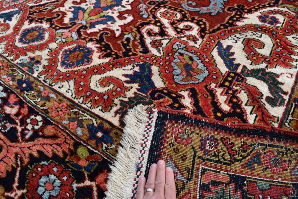Old Heriz roomsize carpet 340x240 cm View IV