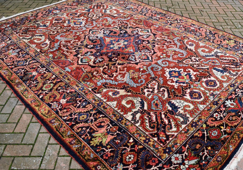 Old Heriz roomsize carpet 340x240 cm View V
