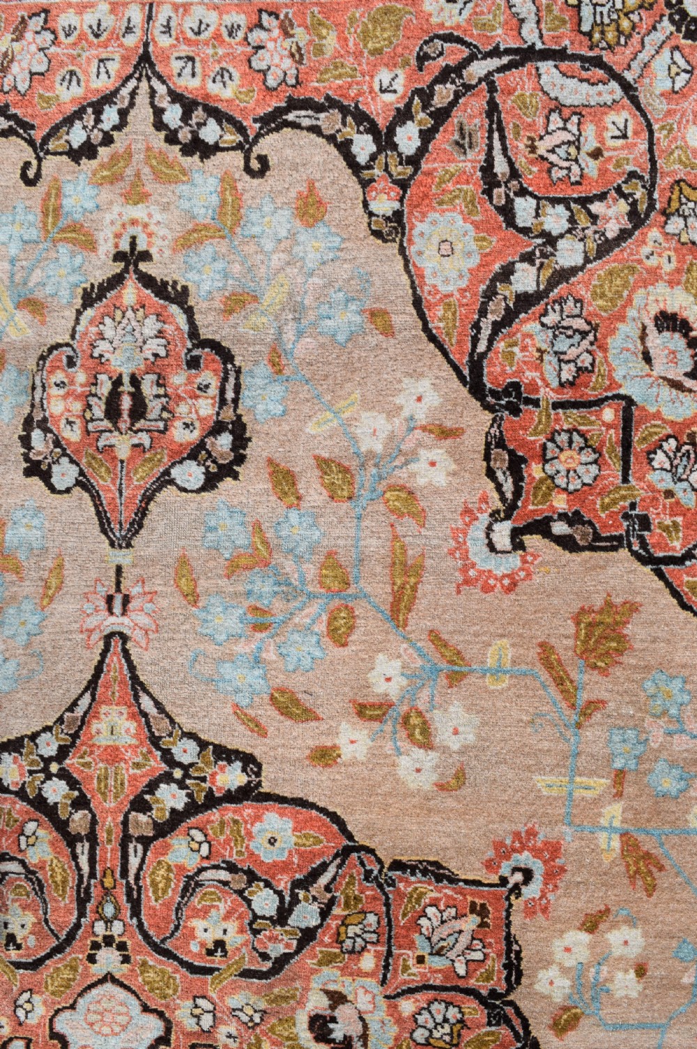 Fine antique Tabriz roomsize carpet 369x279 cm View IX