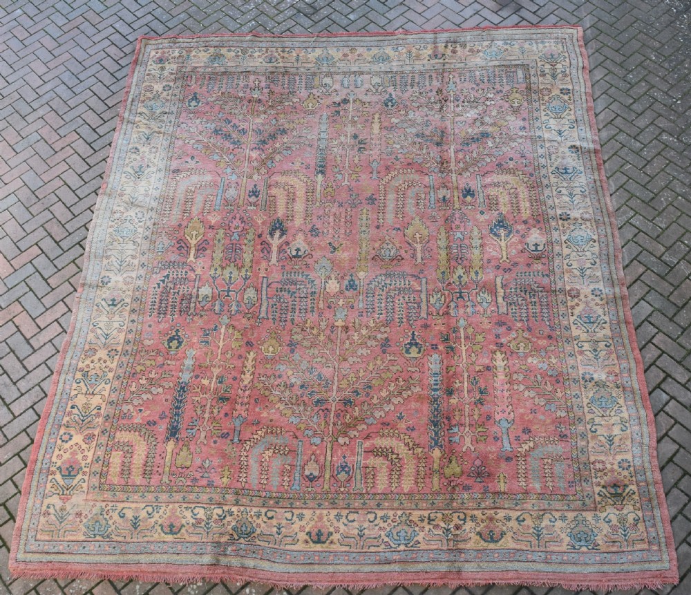antique Ushak carpet 395x328cm