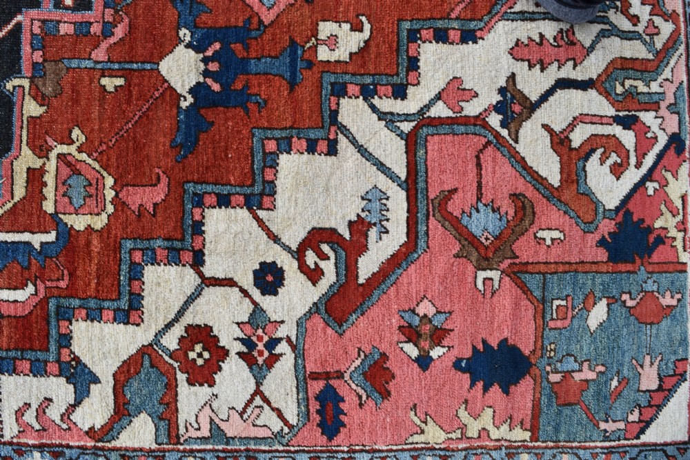 A very fine antique Heriz roomsize carpet 389x283cm View III