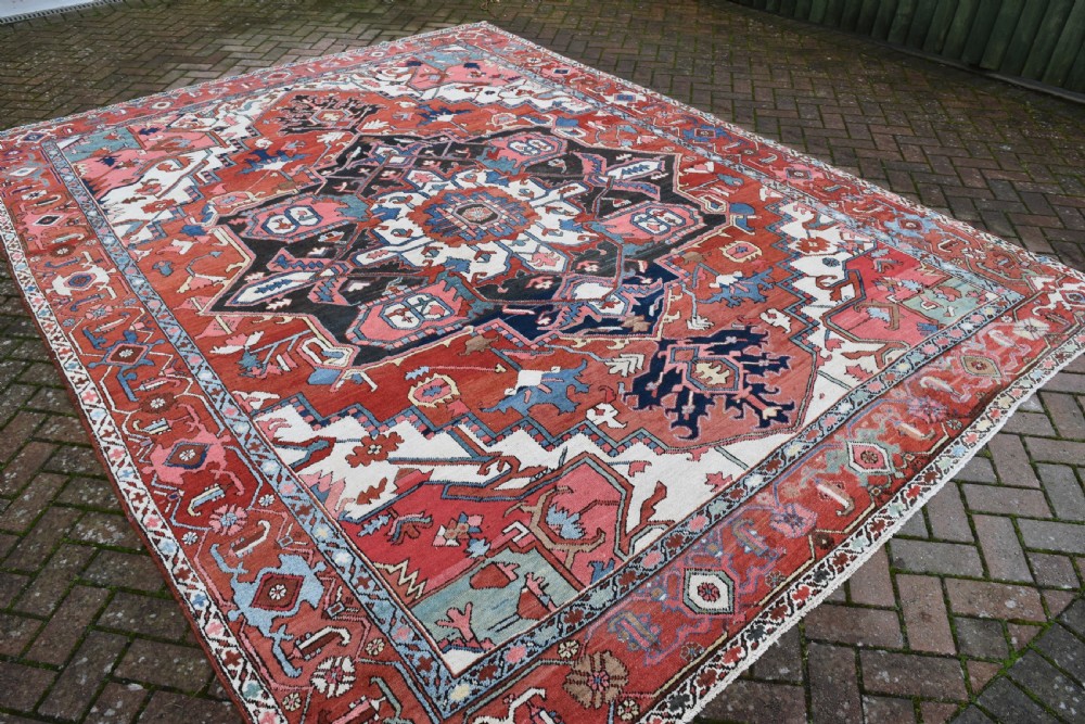 A very fine antique Heriz roomsize carpet 389x283cm View X