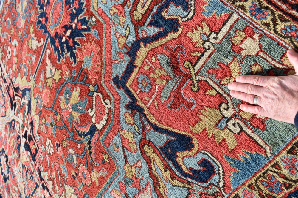 Antique Heriz Roomsize carpet 360x221 View IV