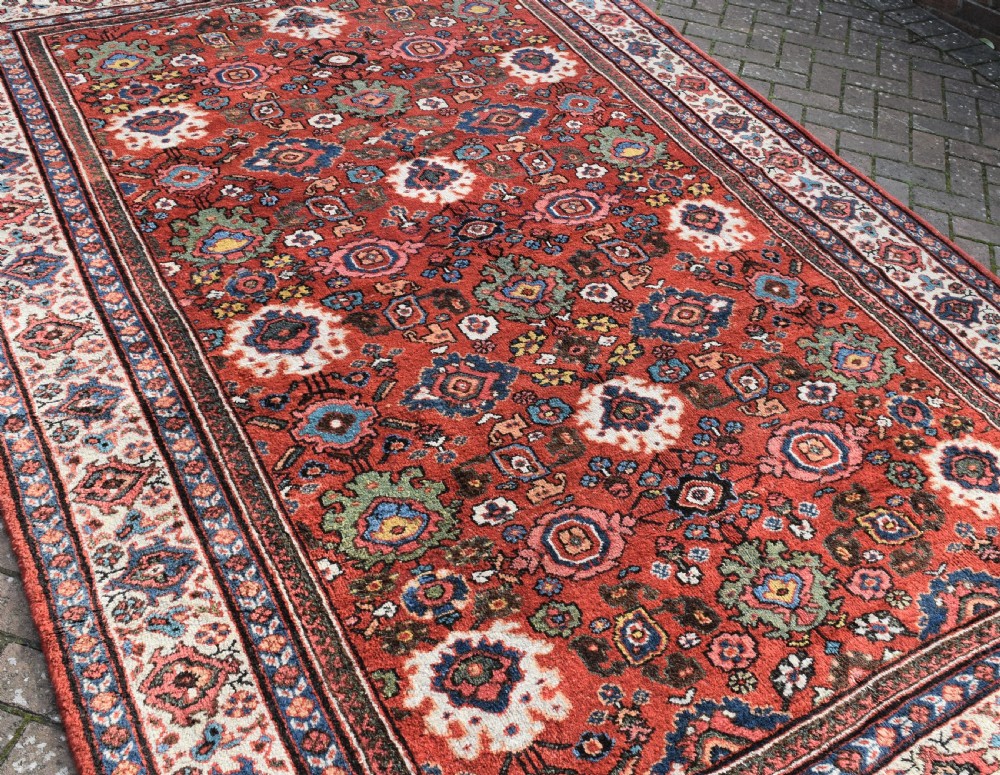 Old Mahal roomsize carpet 335x213cm View IV