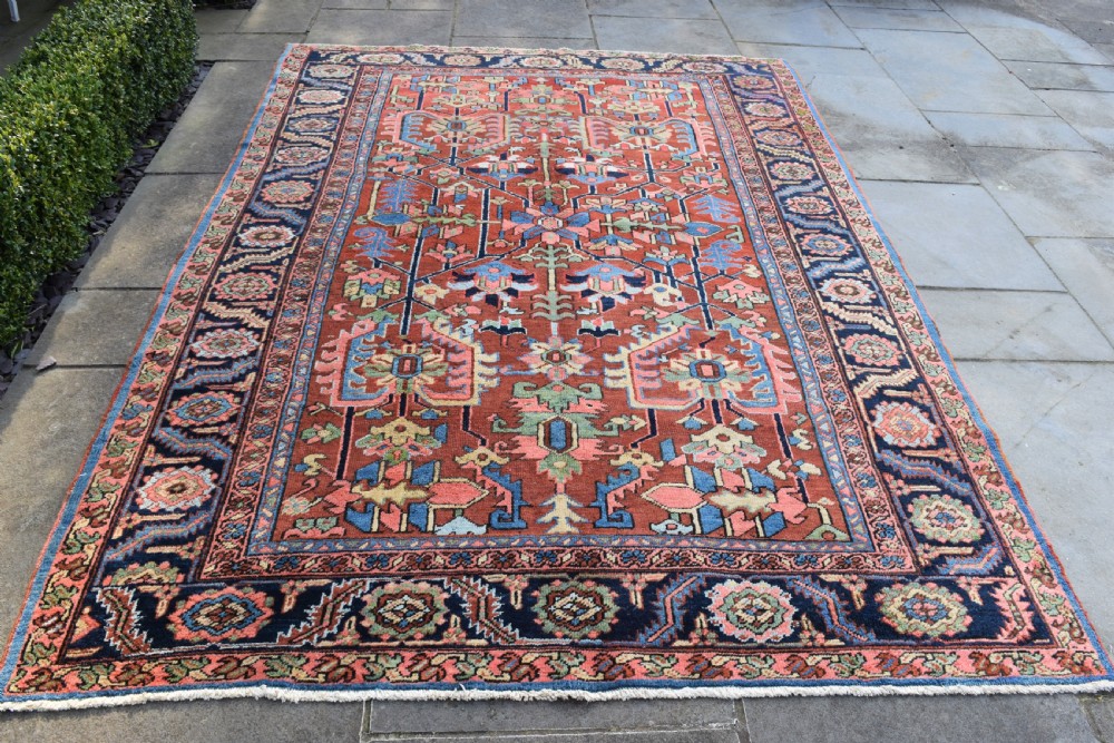 An antique Heriz small roomsize carpet  284x206cm View II
