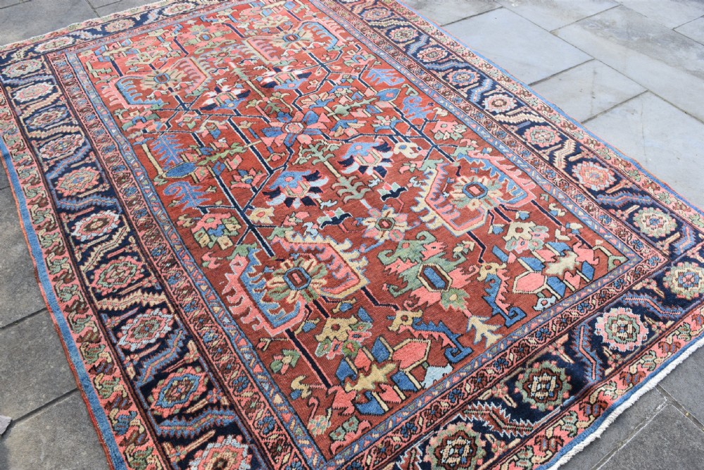 An antique Heriz small roomsize carpet  284x206cm View IV
