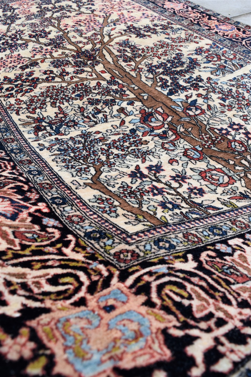 An antique Isfahan prayer rug 232x123cm View VI