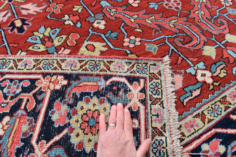 Fine antique allover design  roomsize Heriz carpet  370x260cm View IV