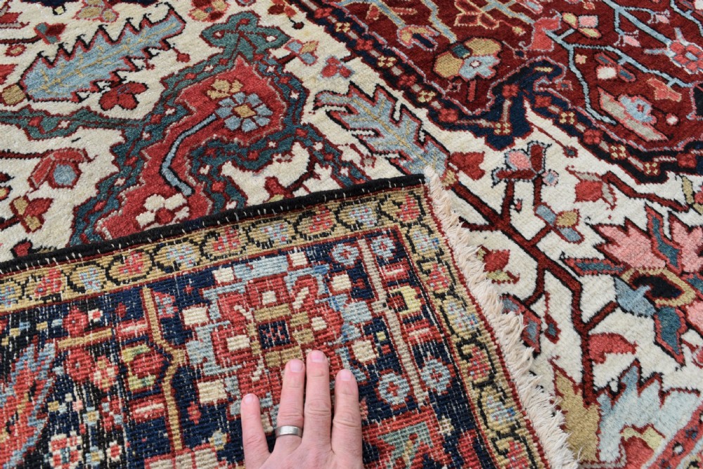 An unusual antique roomsize Heriz carpet  410x293cm View III