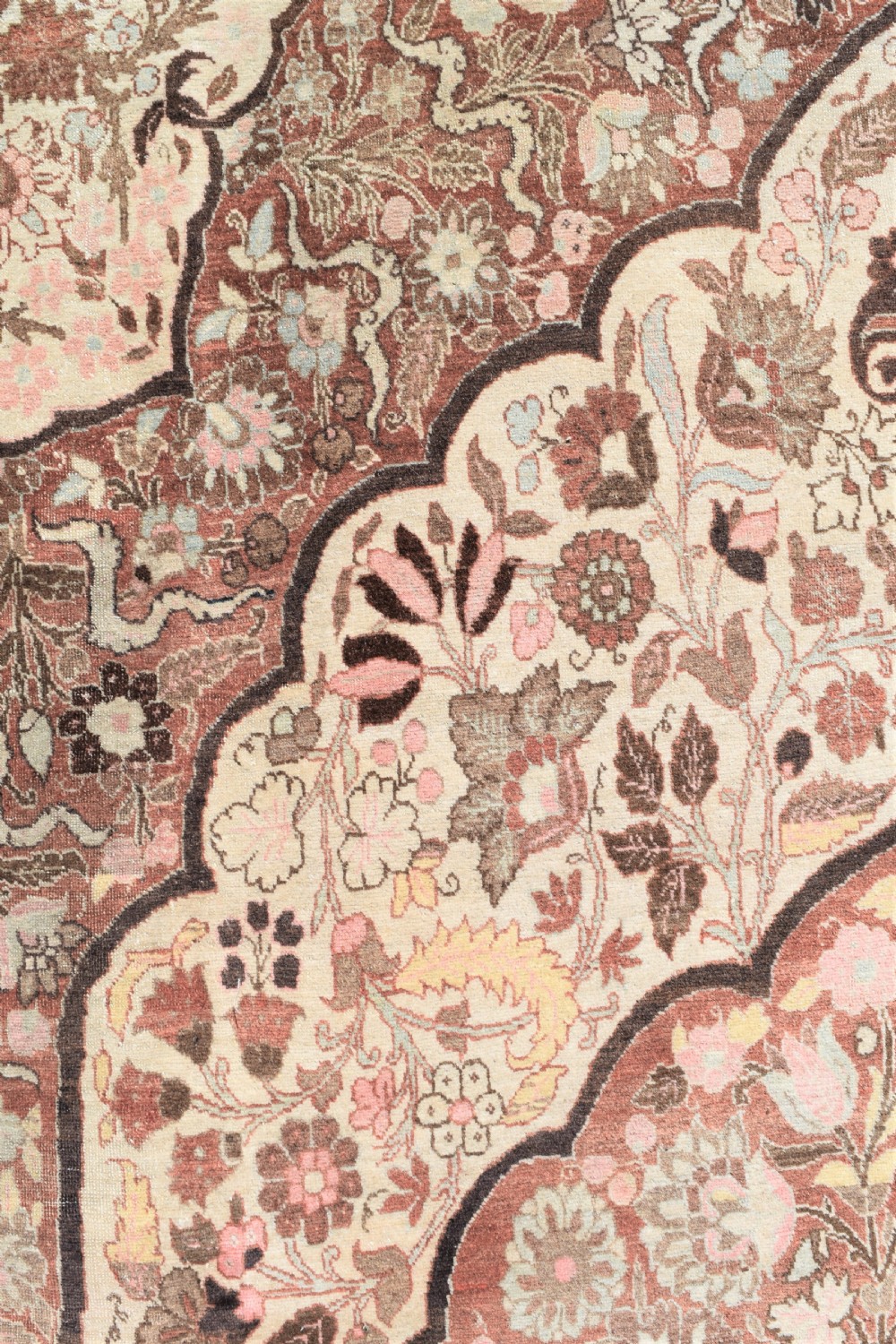Fine antique Tabriz roomsize carpet 382x274 cm View II