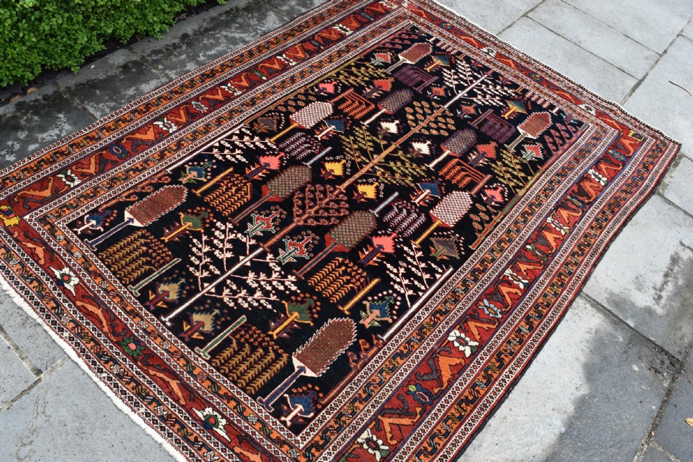 Fine Antique Bahktiari rug 208x153cm View II