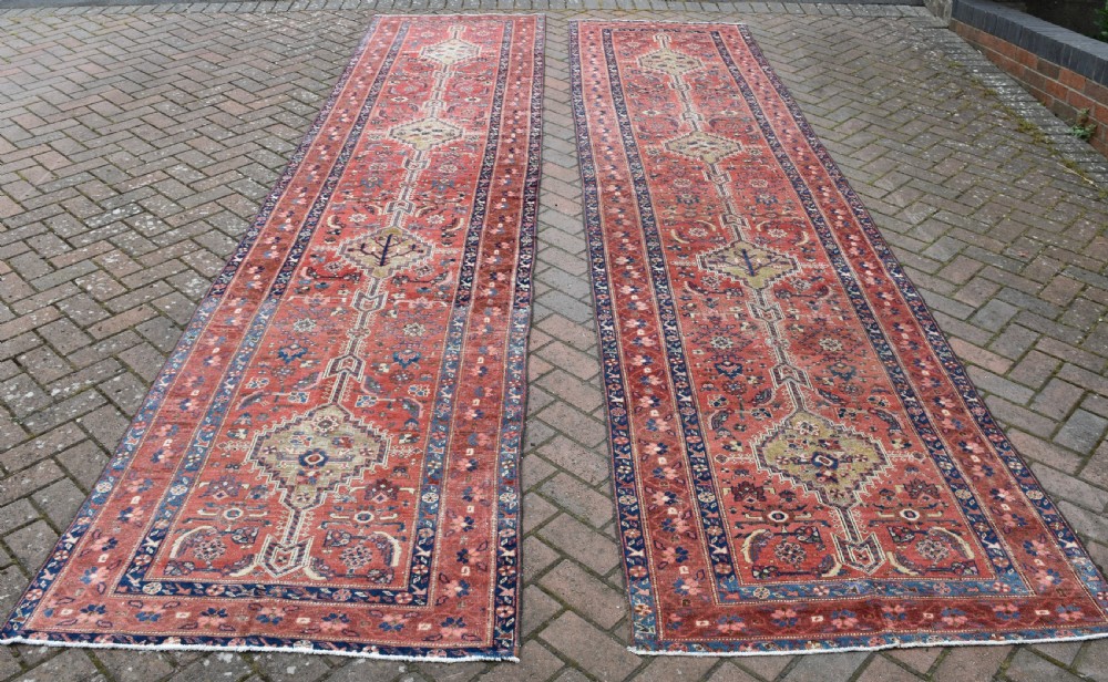 A pair of antique Bakshaish runners 423x97cm