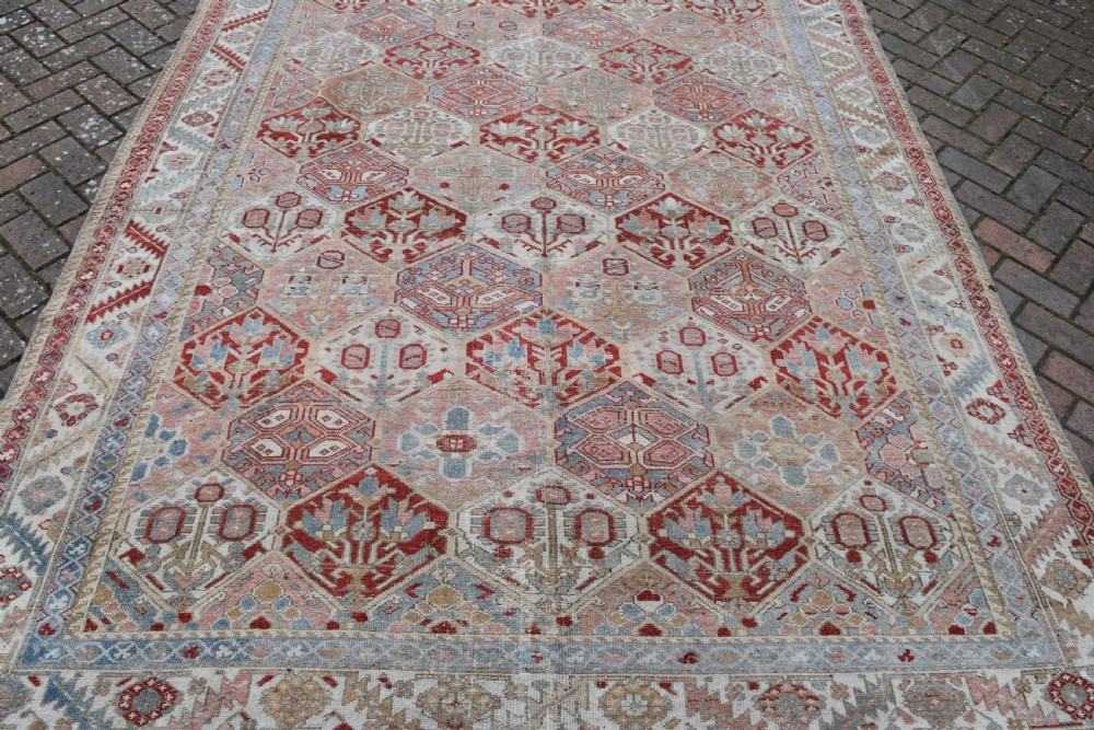An Old West Persian Bahktiari small roomsize carpet 295x210cm View II