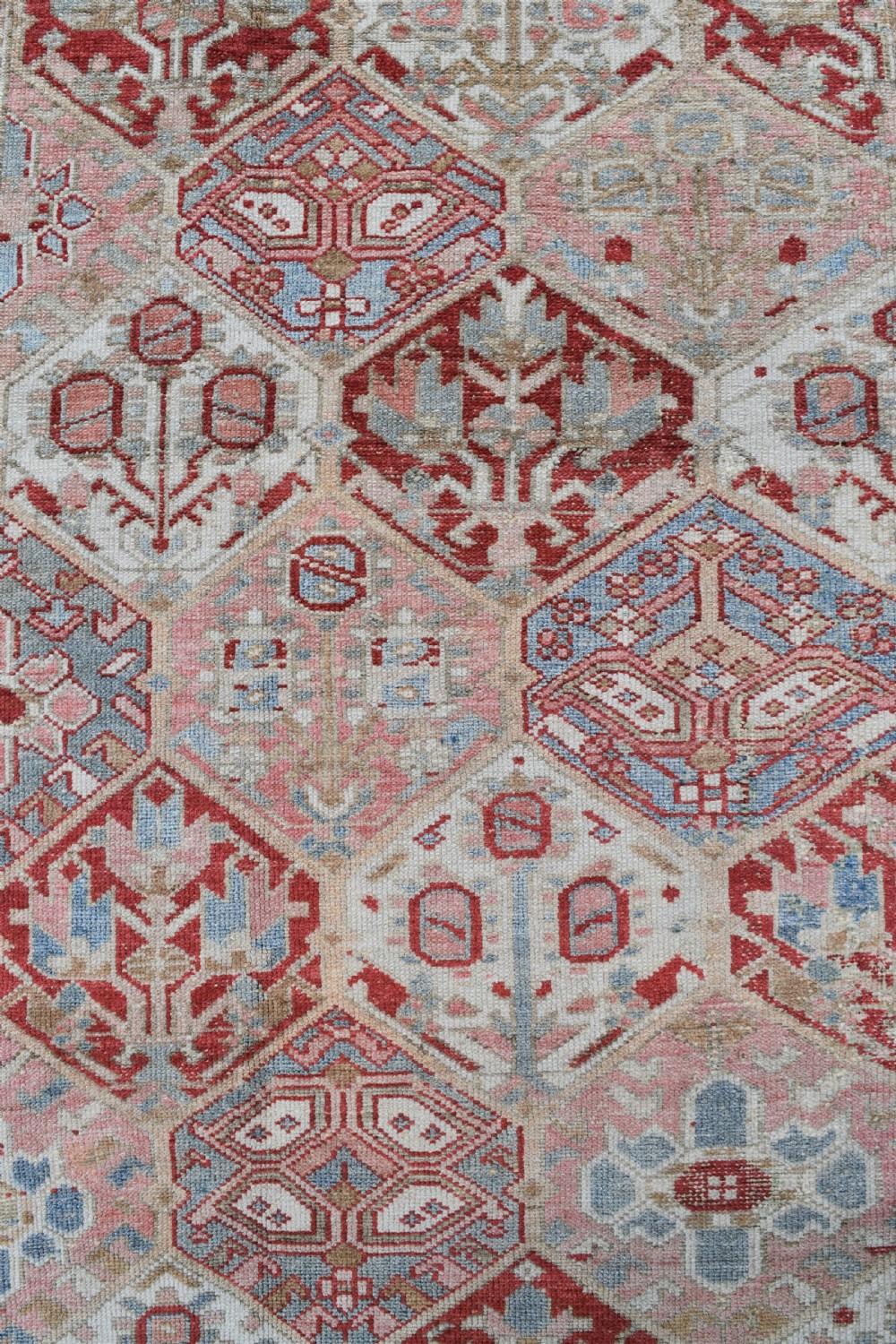 An Old West Persian Bahktiari small roomsize carpet 295x210cm View III