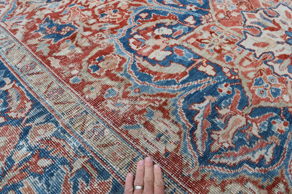 An Old Persian Heriz small roomsize carpet 324x223cm View IV