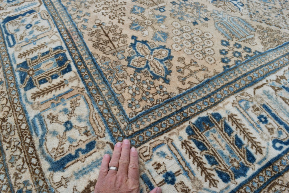 An Old Persian Joshaghan roomsize carpet 318x217cm View V