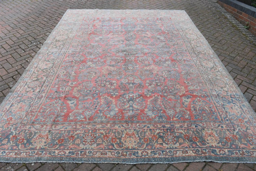 An Old Persian Sarouk roomsize carpet 366x268cm