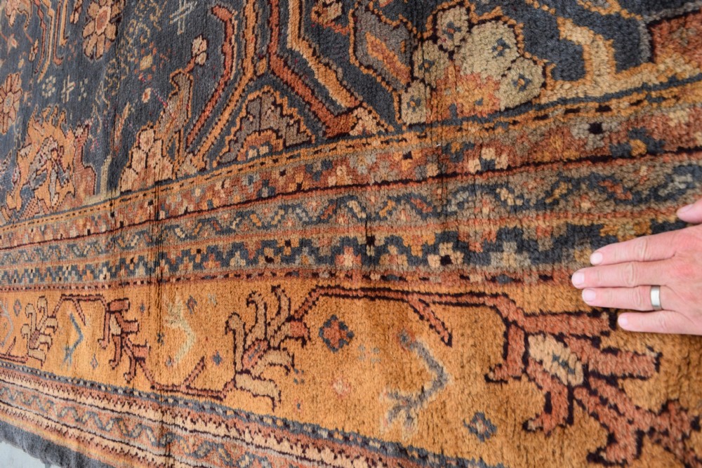 Antique Ushak carpet of very large proportions 517x399cm View IV