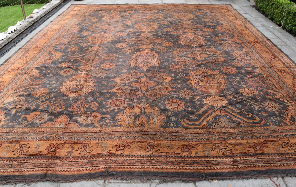 Antique Ushak carpet of very large proportions 517x399cm View VIII