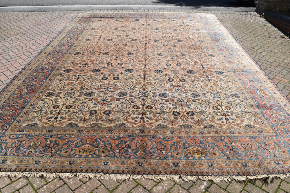 Antique oversize Kashan carpet with soft colours and all over design 505x366cm