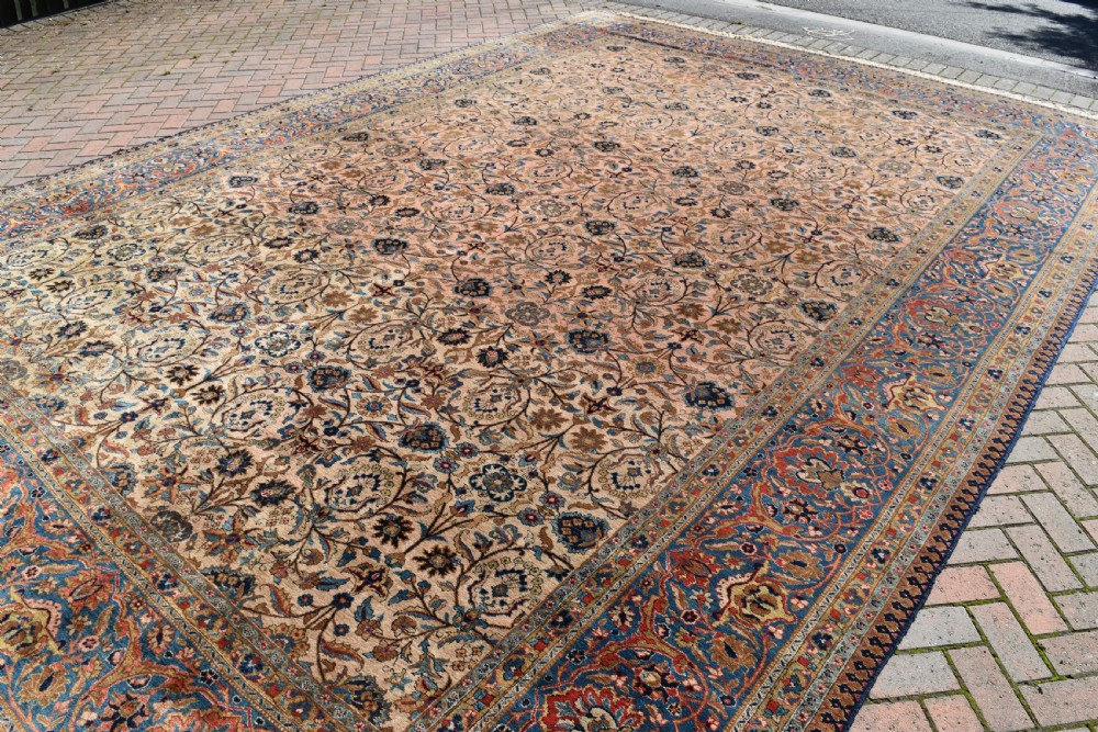 Antique oversize Kashan carpet with soft colours and all over design 505x366cm View III