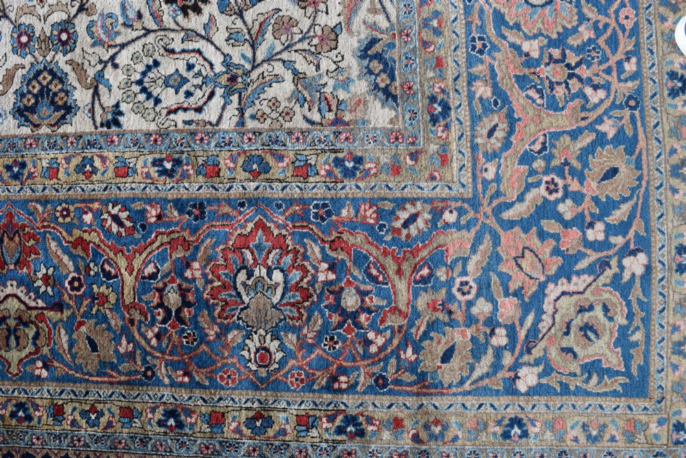 Antique oversize Kashan carpet with soft colours and all over design 505x366cm View IV
