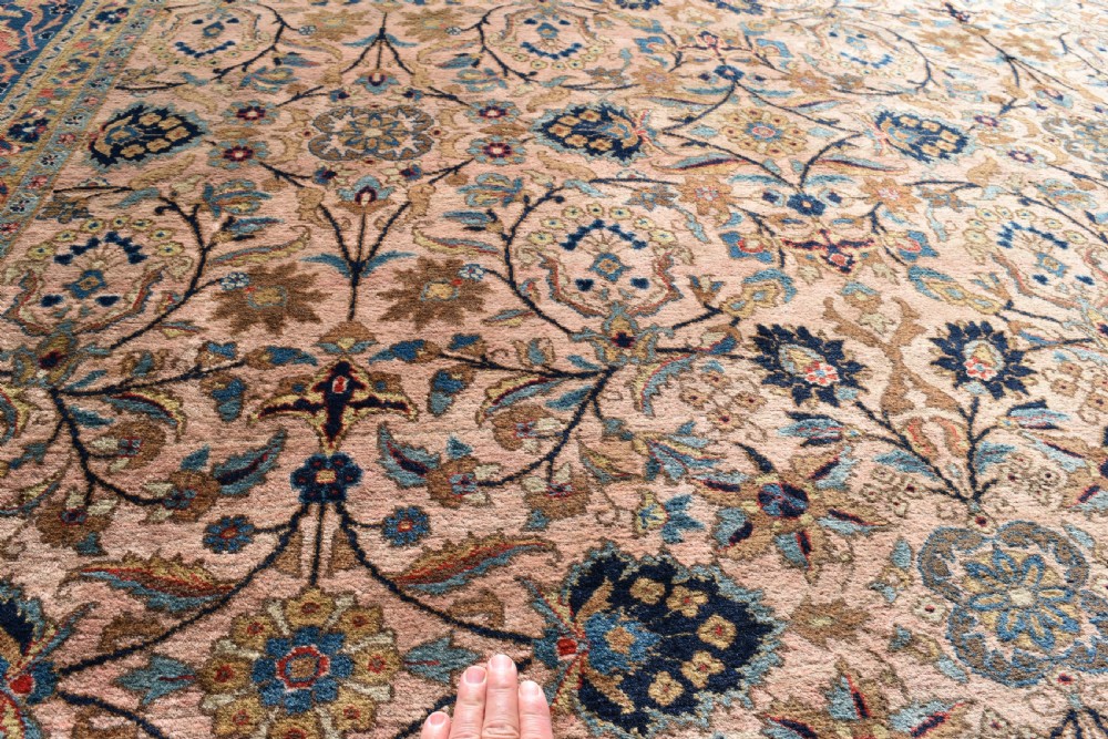 Antique oversize Kashan carpet with soft colours and all over design 505x366cm View VI
