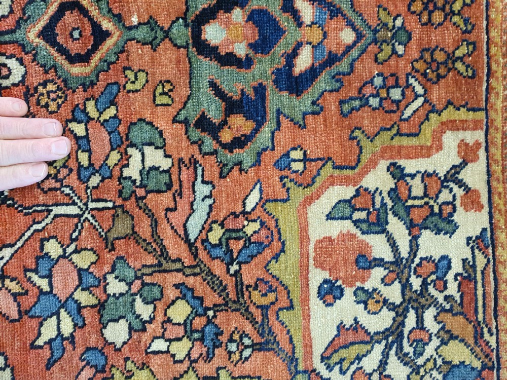 A fine antique sarouk Ferahan rug 208x133 cm View II