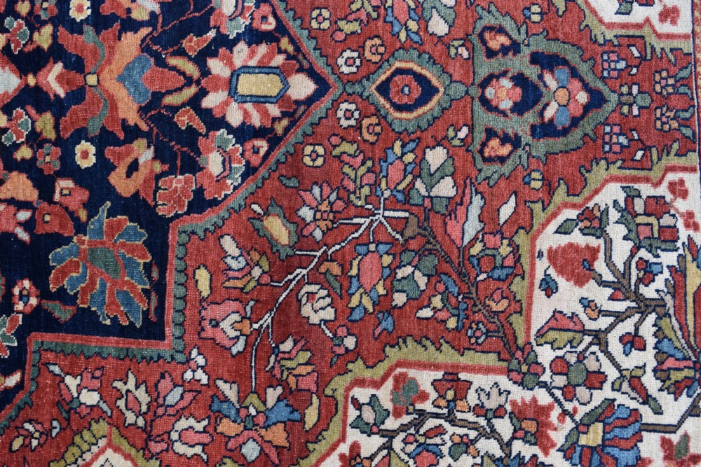 A fine antique sarouk Ferahan rug 208x133 cm View IV