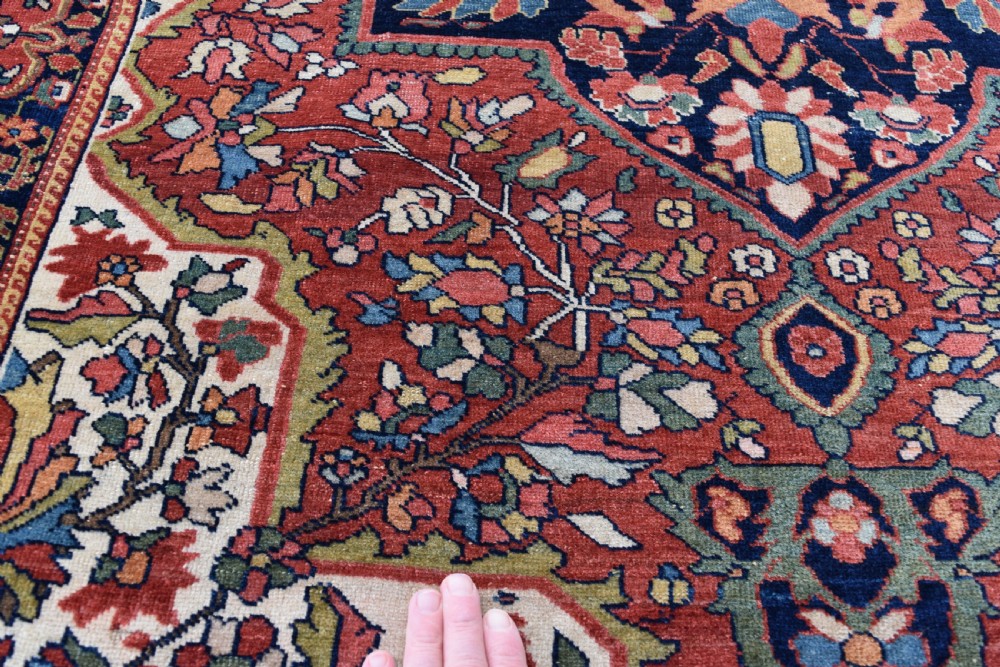 A fine antique sarouk Ferahan rug 208x133 cm View VII