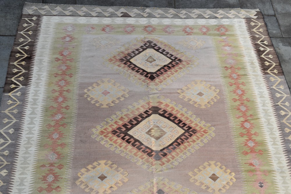 Faded Turkish kilim 301x224 cm View III