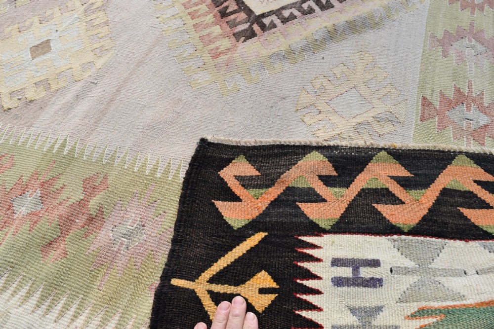 Faded Turkish kilim 301x224 cm View V
