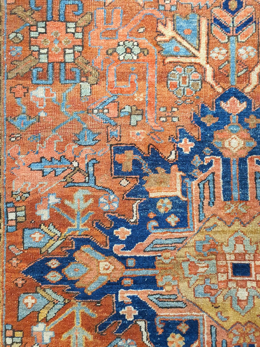 Antique Heriz rug 187x161cm View II