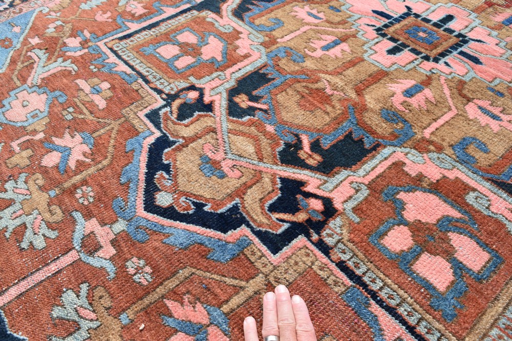 Antique small roomsize Heriz carpet 302x209cm View II