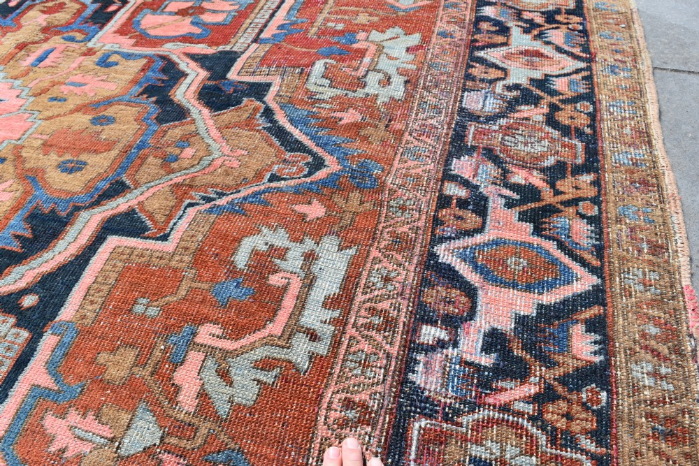 Antique small roomsize Heriz carpet 302x209cm View III
