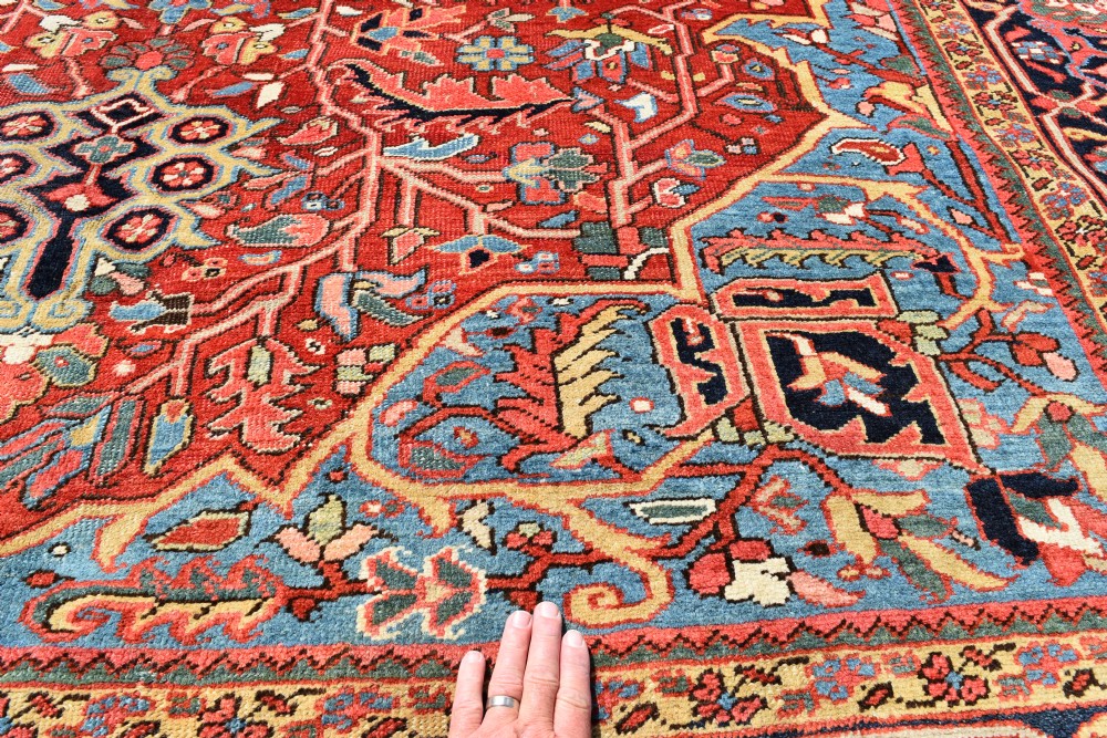 Antique Heriz carpet 370x266cm View IV
