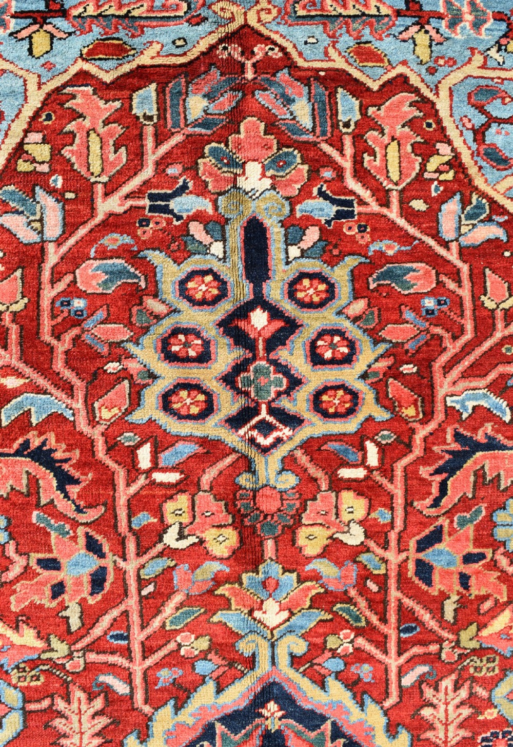 Antique Heriz carpet 370x266cm View V