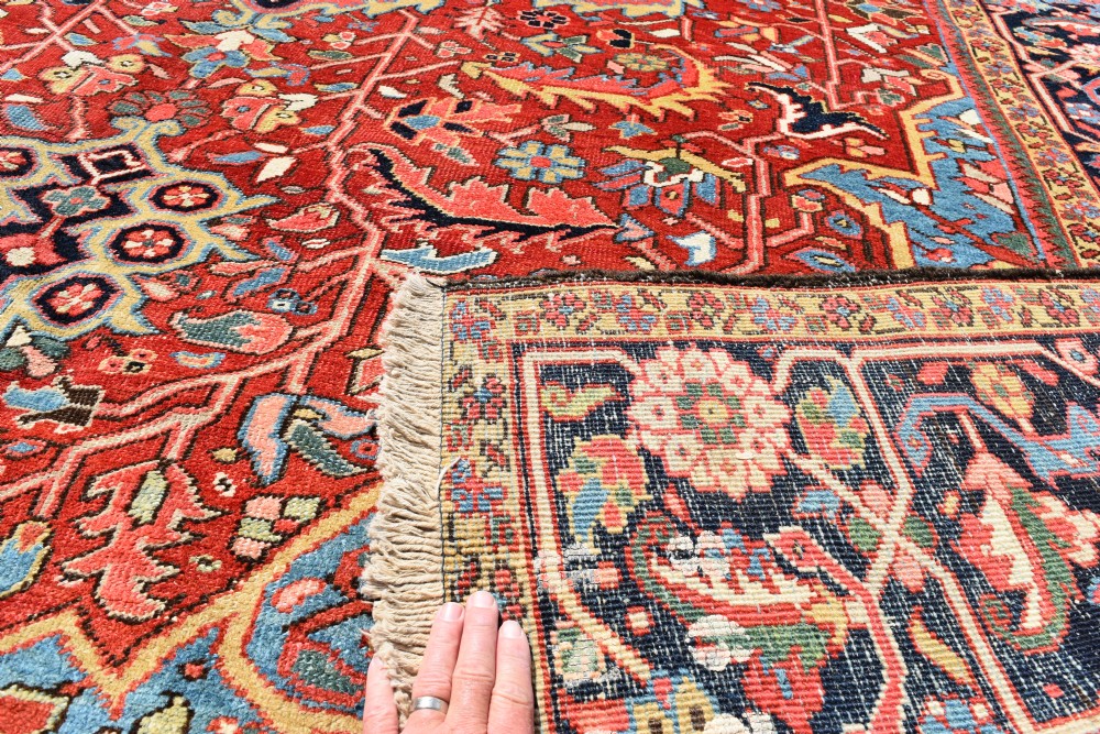 Antique Heriz carpet 370x266cm View VI