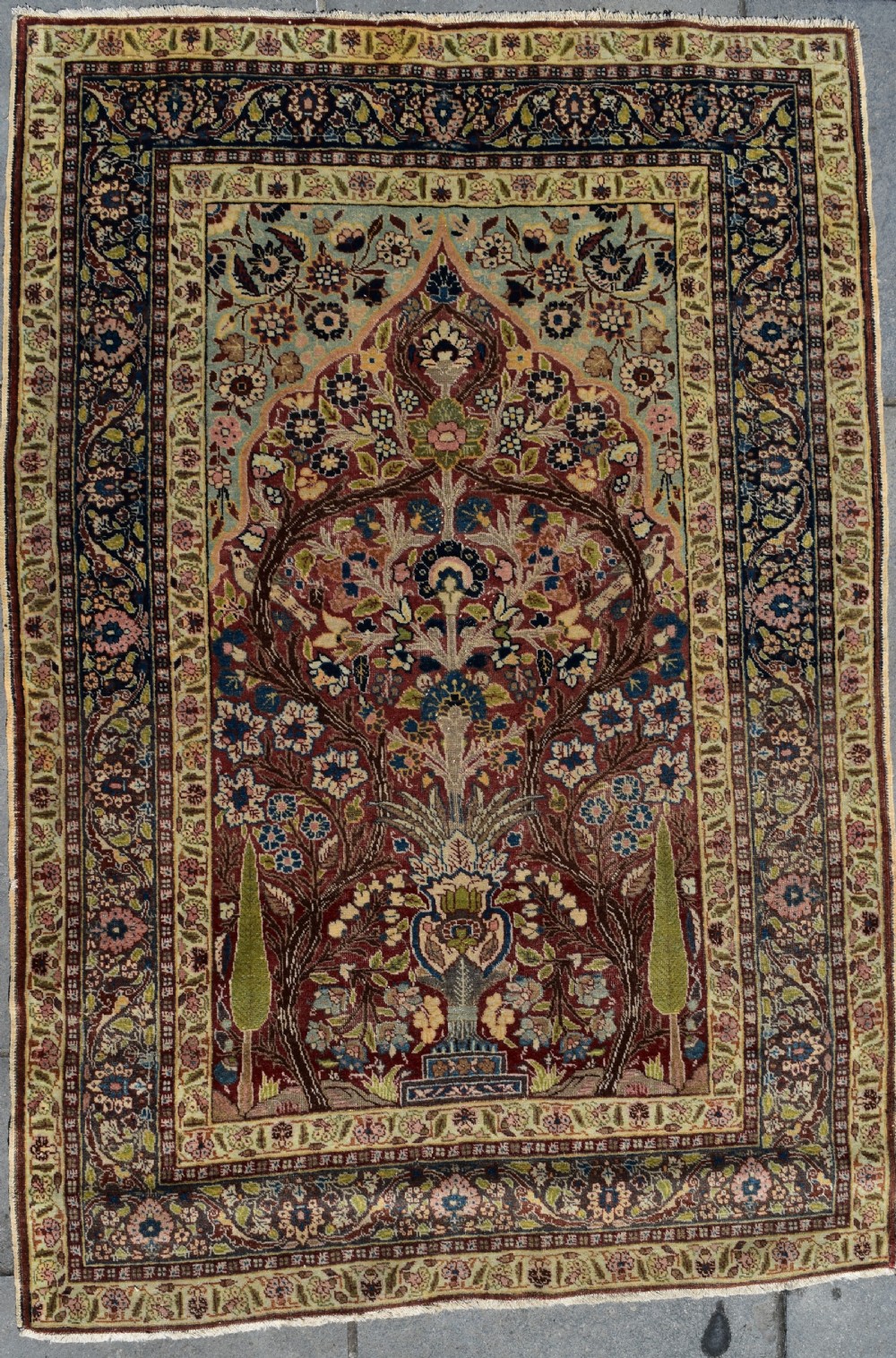 Antique Tabriz prayer rug 182x125cm View II