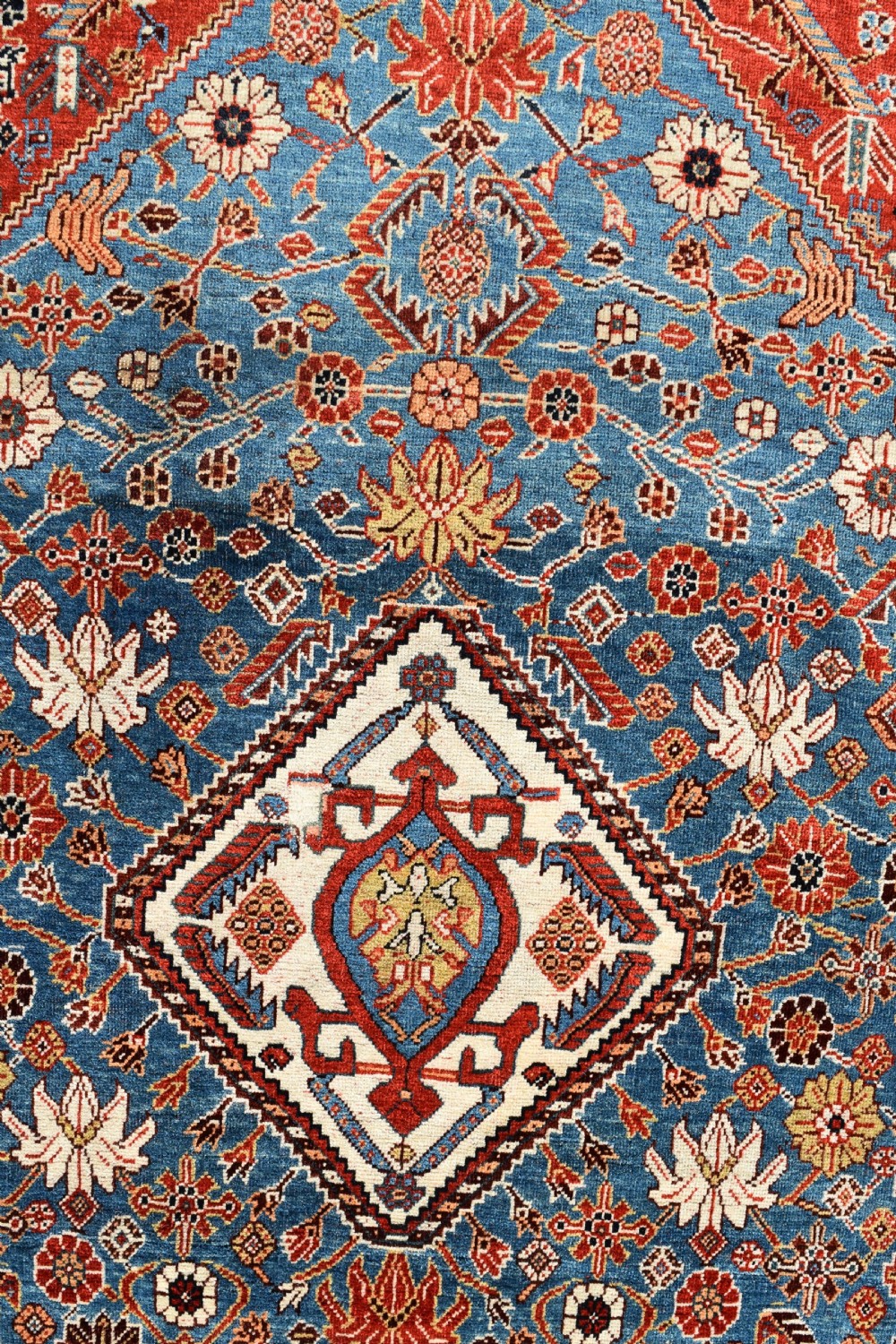 A very fine antique Qasgai rug 151x101cm View II